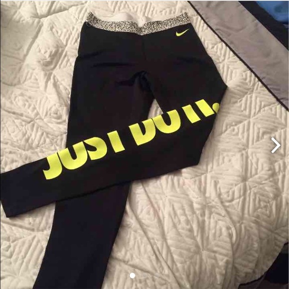 Nike Just Do It Drive-Fit workout leggings!