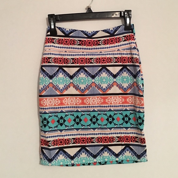 Dresses & Skirts - SALE 🔴🔴Aztec or Geometric Print Pencil Skirt