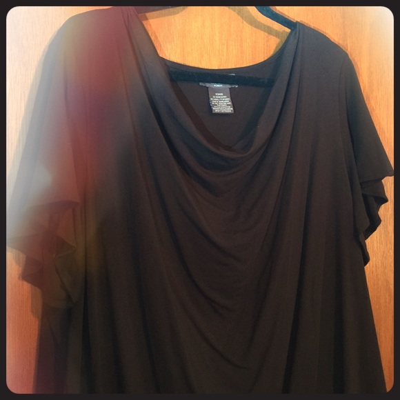 Dark brown flutter short sleeve travel top