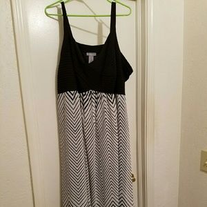 Black & white maxi dress