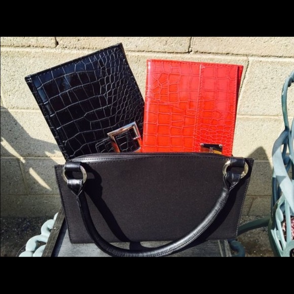 Handbag with Red and Black covers - Picture 1 of 3
