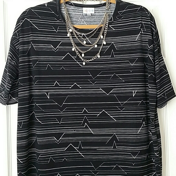 *PRICE DROP!* Lularoe Funky XXS Irma Black Tunic