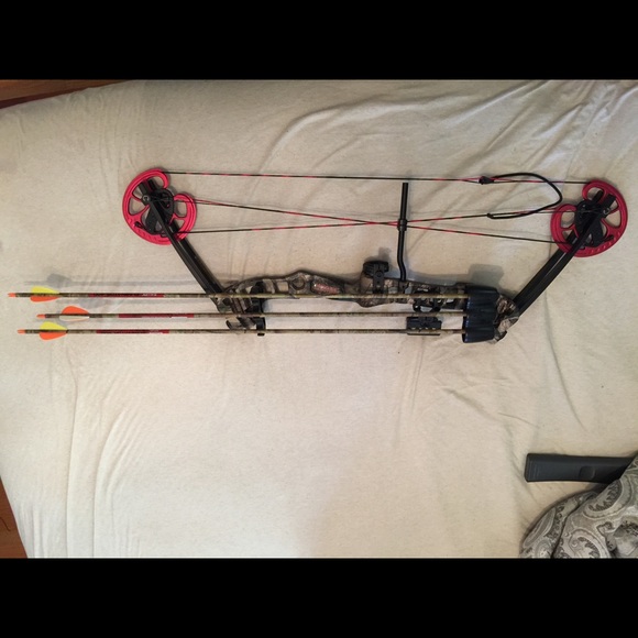 Barnett Vortex Compound Bow - Picture 1 of 4