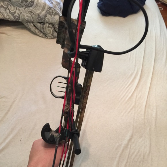 Barnett Vortex Compound Bow - Picture 3 of 4