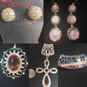 Bundle of 5 ! 3 necklace pendants and 2 earrings