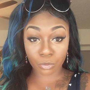 Meet your Posher, Monica