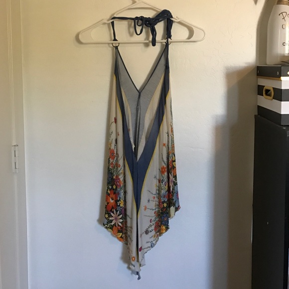 Very V floral top. - Picture 3 of 3
