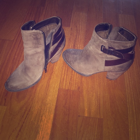 Aldo booties size 6