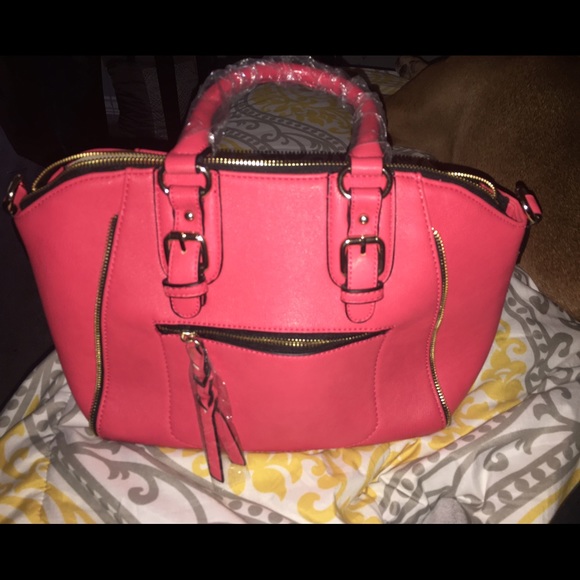 *BRAND NEW* Aldo's red medium size satchel