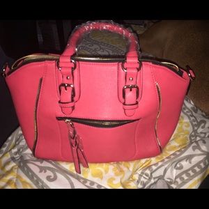 *BRAND NEW* Aldo's red medium size satchel