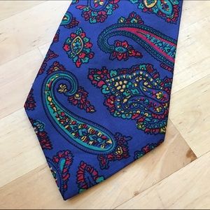 Beautiful Ralph Lauren Paisley Tie