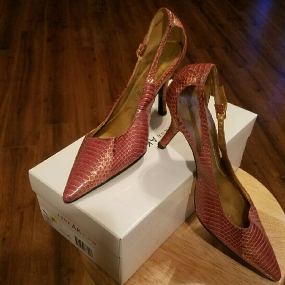 Bandolino snakeskin, pointed toe pumps