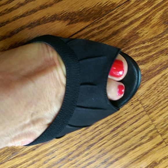 Shoes - Picture 4 of 4