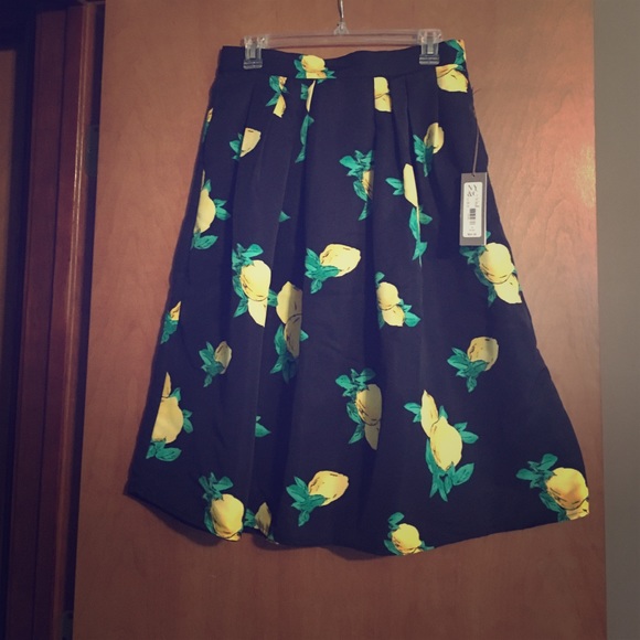 New York and company/Eva Mendes brand new skirt!