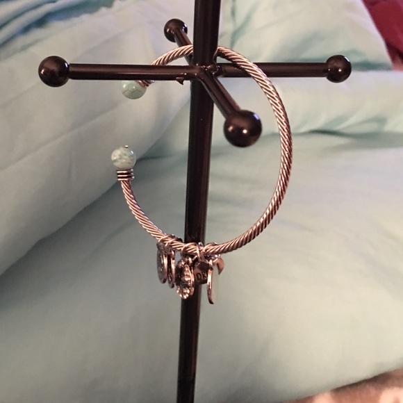 ⚡️BOGO 50% OFF ⚡️lovely charm bracelet!! - Picture 2 of 4