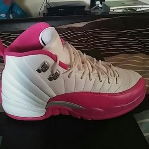 Jordan 12's sz 7.5