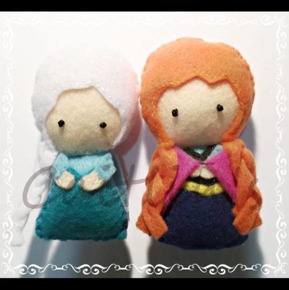 Frozen - Felted Sculpture Alligator Hair clips