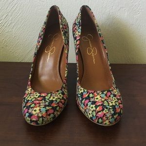 Jessica Simpson Floral Pumps