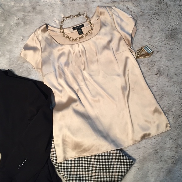 Silk Stretch side vent top- WHBM size M