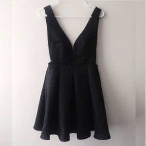 ✖️SOLD✖️ Gojane Black Pleated Dress