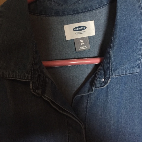 Short sleeve, flowy, chambray button down shirt - Picture 2 of 3