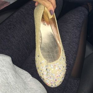 Never worn bamboo flats. Sparkly size 8