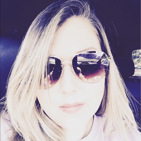 Meet your Posher, Kerri - Picture 2 of 8