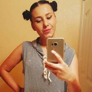 Meet your Posher, Stella