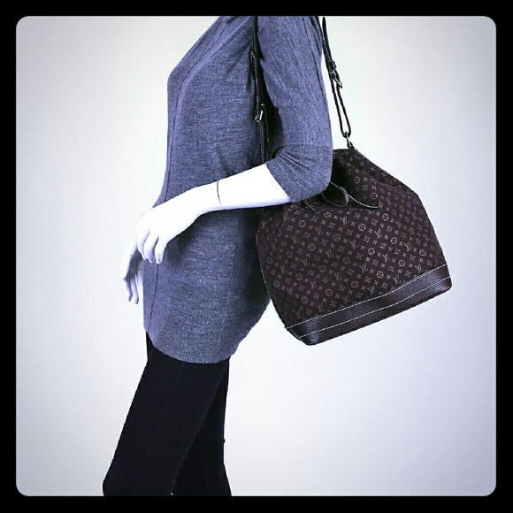 Authentic Louis vuitton mini lin noe