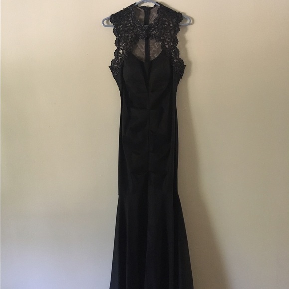 Woman's Black Xscape Lace & Taffeta Mermaid Gown