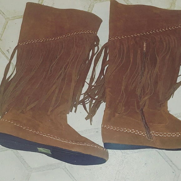 Suede Brown boots with fringe
