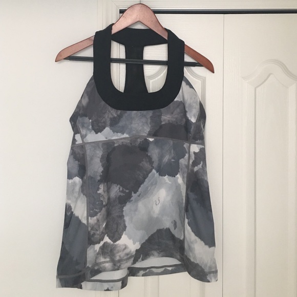 Lululemon tank