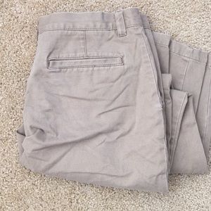Old Navy classic flat front favorite khakis -34x30