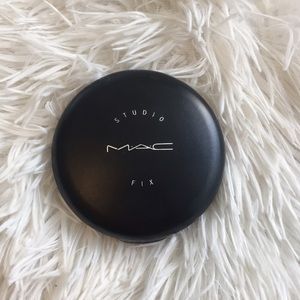 MAC Studio Fix Powder - Nc20