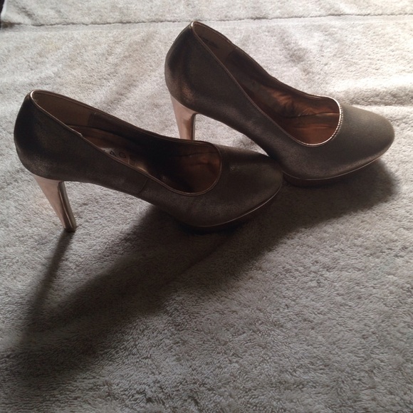 Rose gold pumps