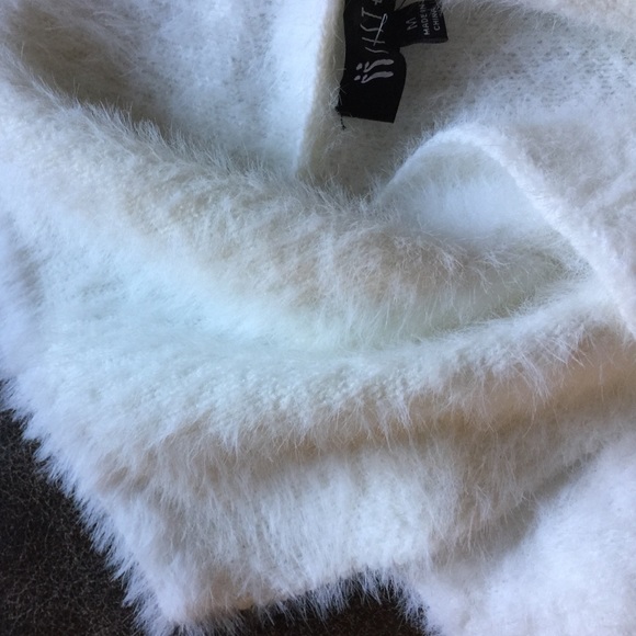 New Arrivals 💕 Buttery smooth cozy Cardigan - Picture 3 of 4