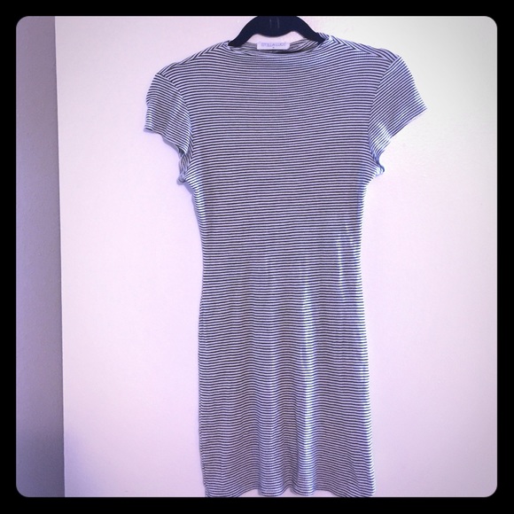 Dresses & Skirts - Stripped dress