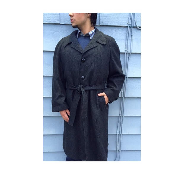 Custom Tailored Men's HERRING BONE Patterned Coat - Picture 3 of 4