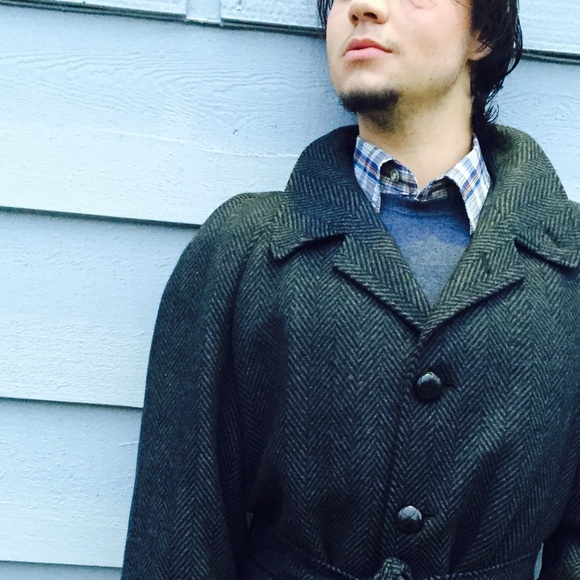 Custom Tailored Men's HERRING BONE Patterned Coat - Picture 4 of 4