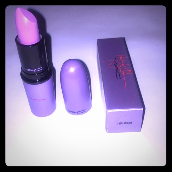 Kelly & Sharon Osbourne Mac Collection | Glamour UK MAC Kelly Osbourne limited Edition Lipstick