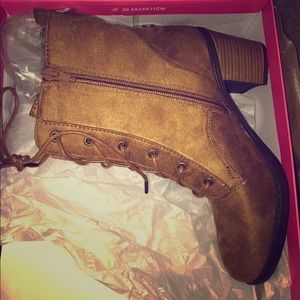 🚩SOLD🚩Justfab new! Fall booties! 👌🏼😍