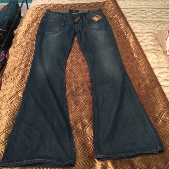 Lucky Brand Charlie Flare jeans