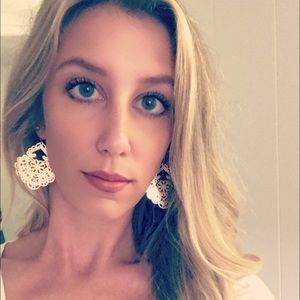 Meet your Posher, Hillary