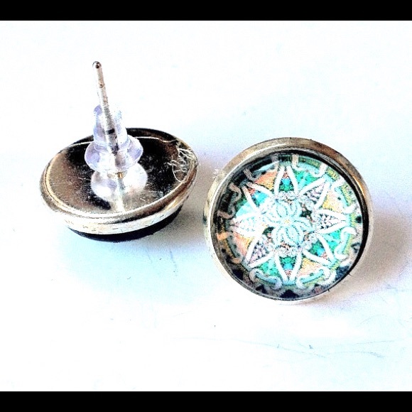 Ornate Starburst Handmade Post Earrings Cathederal - Picture 2 of 4