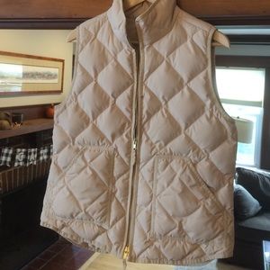 Jcrew factory puffer vest bisque size medium