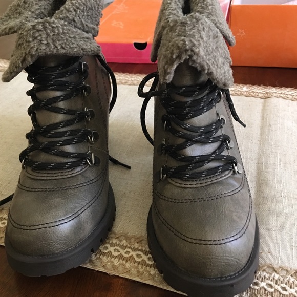 SOLD in BUNDLE - Picture 2 of 4