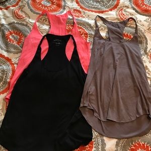 Lot of 3 American Rag tanks size small