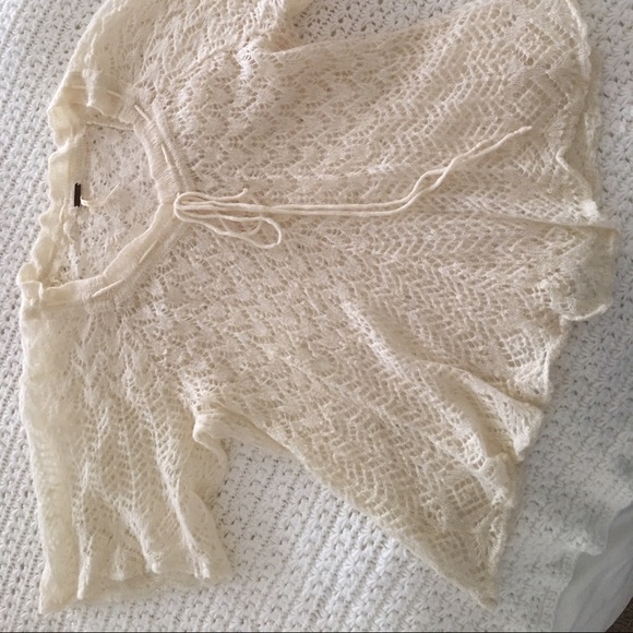 Free People cream sweater, very soft .