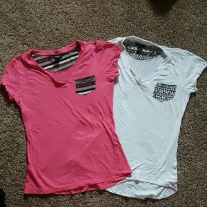 Rue 21 v-neck pocket design tees
