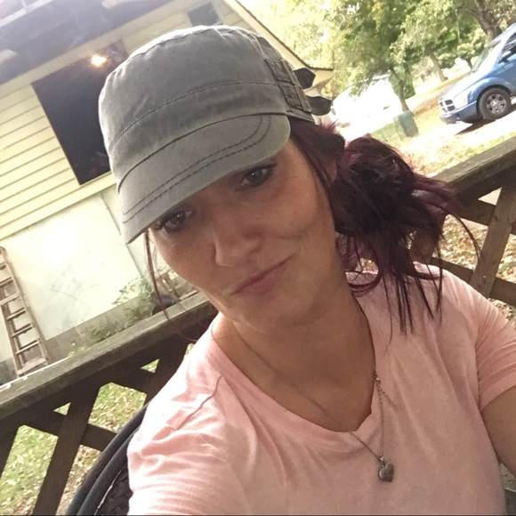 Meet your Posher, Felecia - Picture 1 of 1